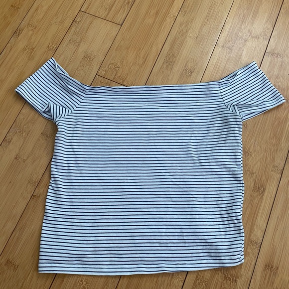 Pacsun off the shoulder shirt - Picture 1 of 3